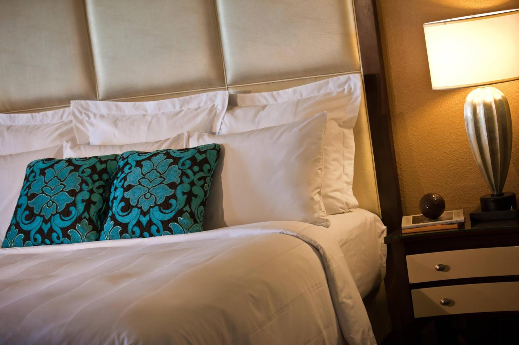เรเนซองส์ ออร์แลนโด แอท ซีเวิลด์ Hotel Williamsburg ภายนอก รูปภาพ